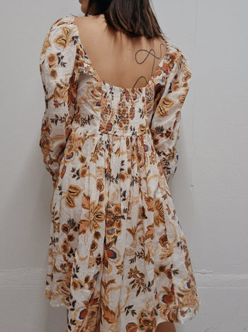 Robe vintage Blanche et beige à motifs  M