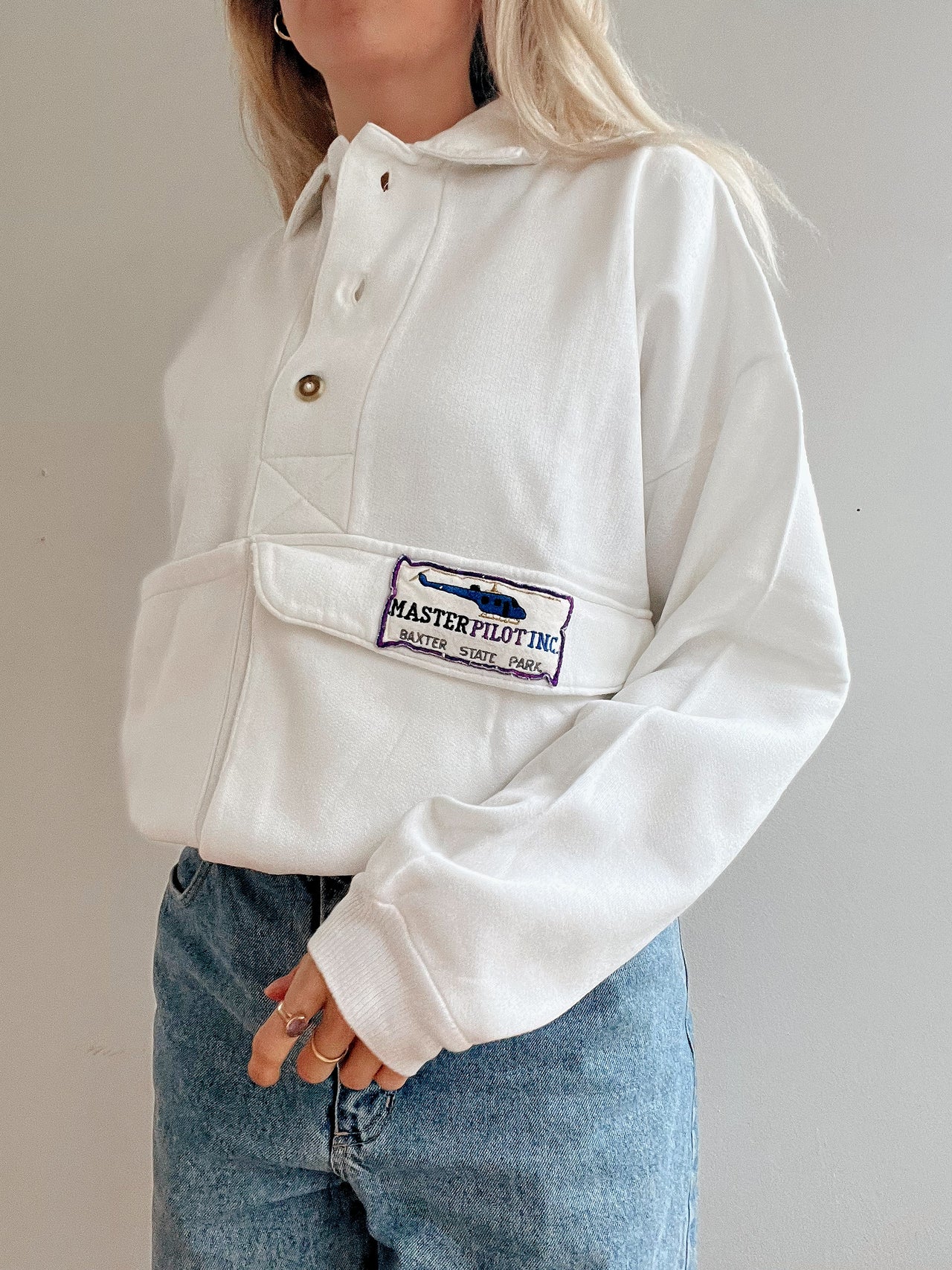 Weißer Vintage-Pullover mit Tasche L