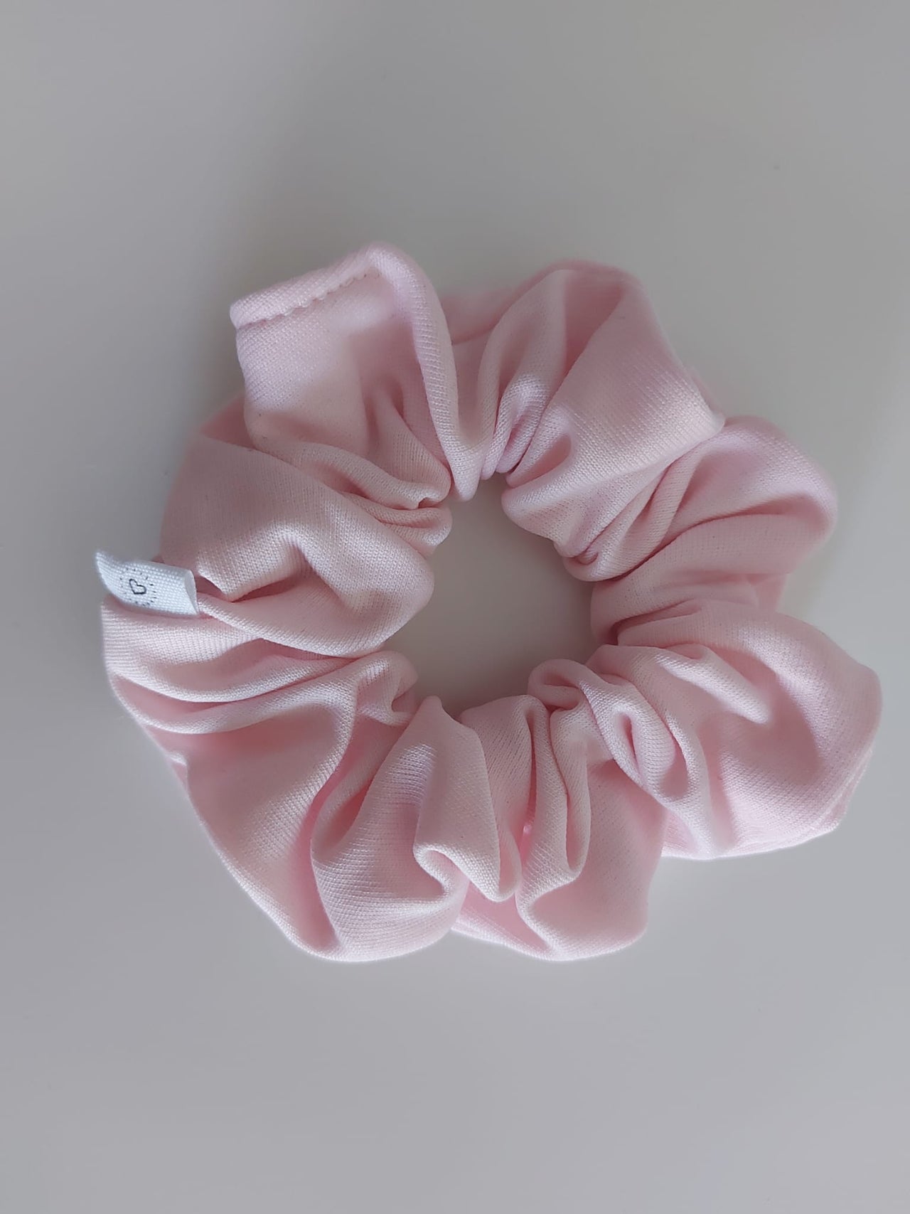 White satin scrunchie by Chuperchouchou