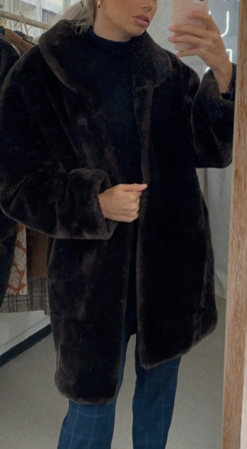 Manteau brun en fausse fourrure M