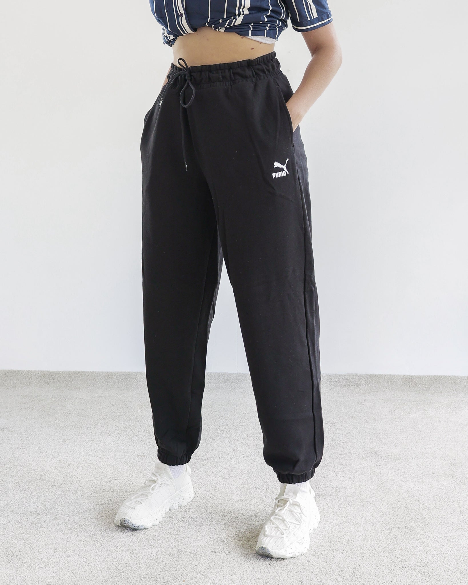Schwarze Jogginghose Puma „Classics Relaxed Jogger“ L