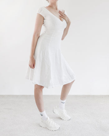 White dress with short sleeves S/M