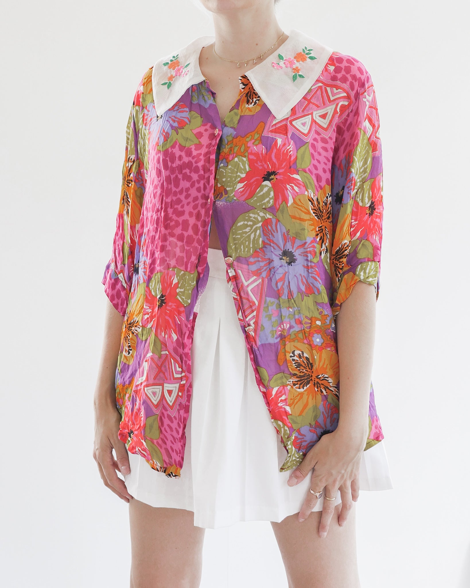 Chemisier en soie 80s/90s à motifs colorés col transparent M