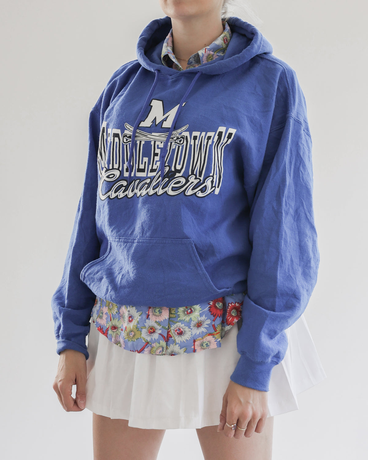 Chemisier en soie 80s/90s bleue avec motifs à fleurs S/M
