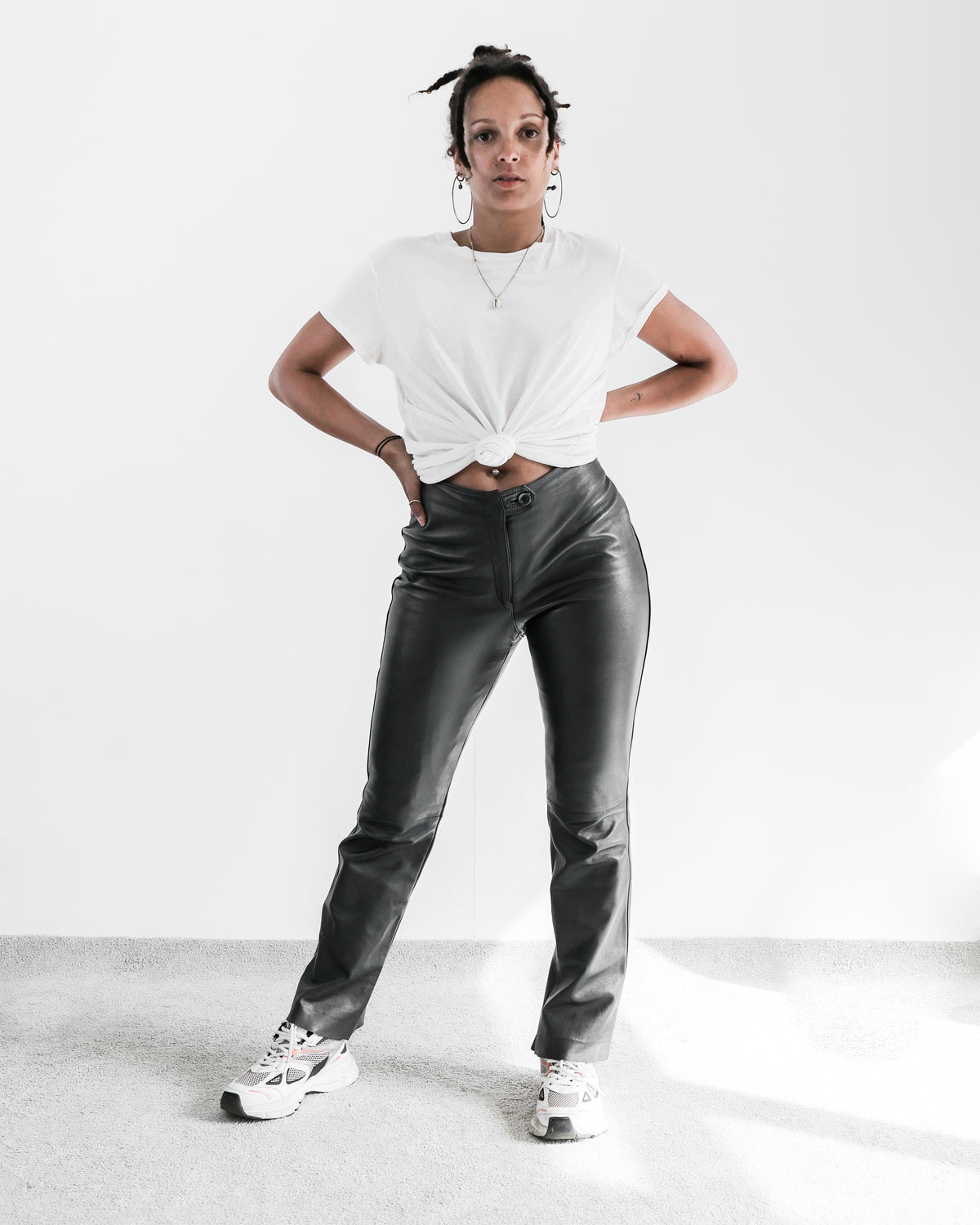 Pantalon en cuir noir 38 EUR évasé sans poche