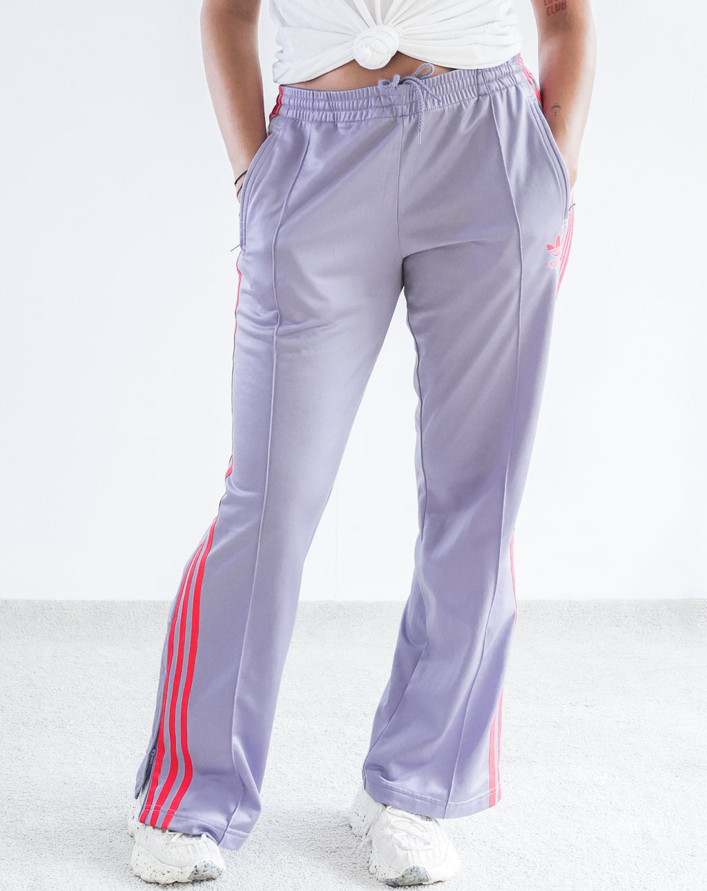 Lila und rote Adidas Jogginghose M