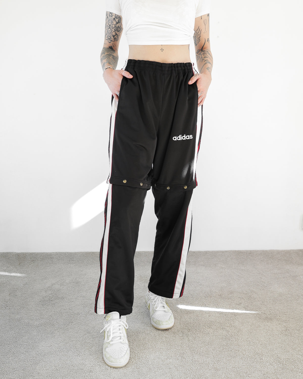 Pantalon/short de jogging Adidas noir blanc rouge XL