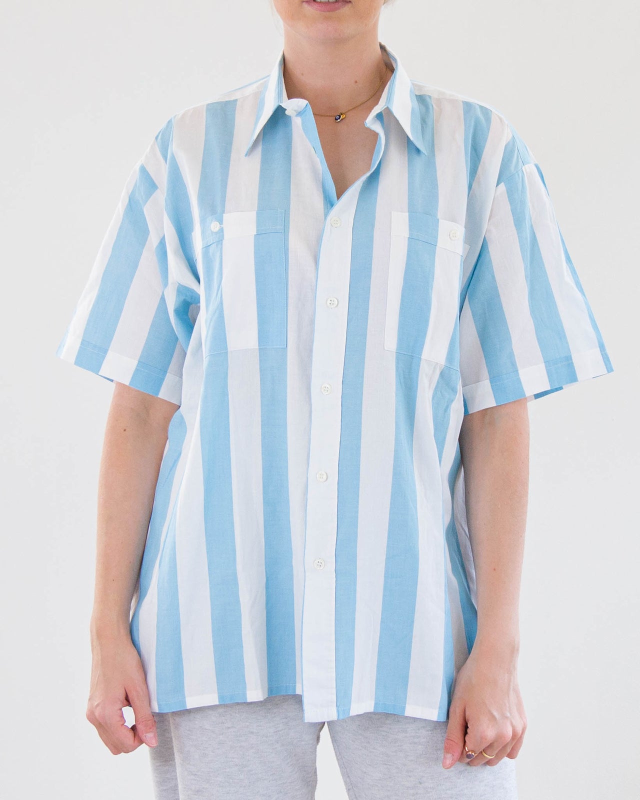 Chemise Vintage 80/90s blanche et bleue ciel XL