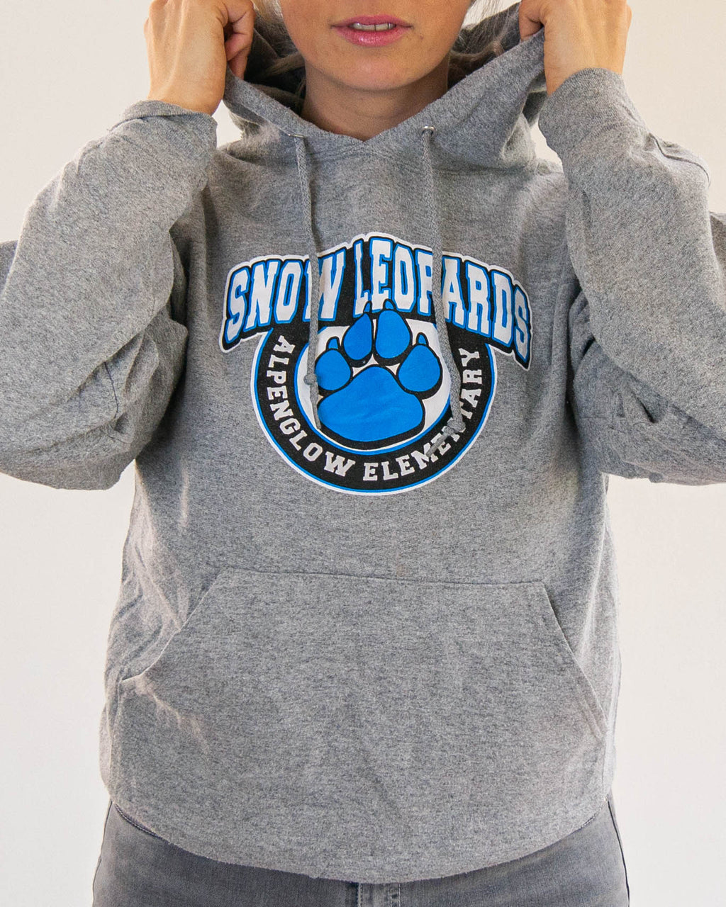 Gray USA"Snow Leopards"sweater M