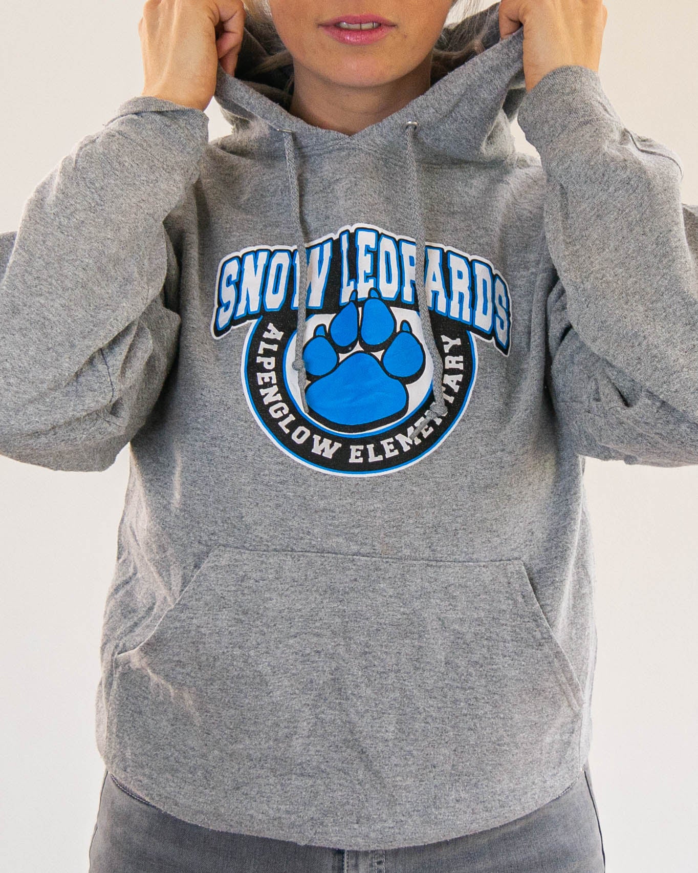Gray USA"Snow Leopards"sweater M