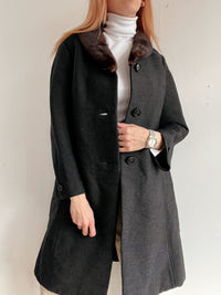 Vintage anthrazitgrauer Wollmantel mit braunem Pelzkragen S/M