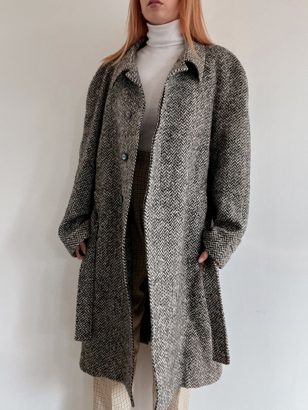 Langer hellgrauer Vintage-Wollmantel L/XL