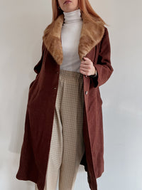 Vintage bordeauxroter Wollmantel mit Pelzkragen M