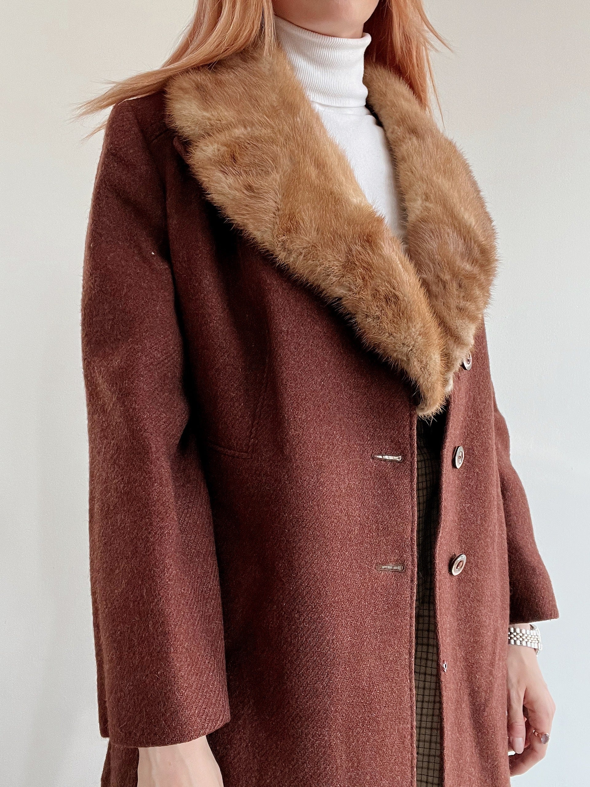 Vintage bordeauxroter Wollmantel mit Pelzkragen M