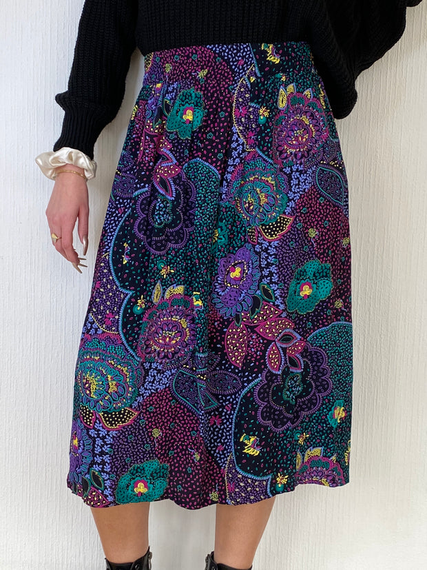Skirt with pink/purple/blue patterns M