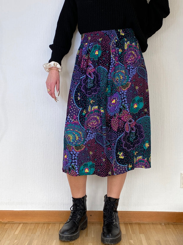 Skirt with pink/purple/blue patterns M