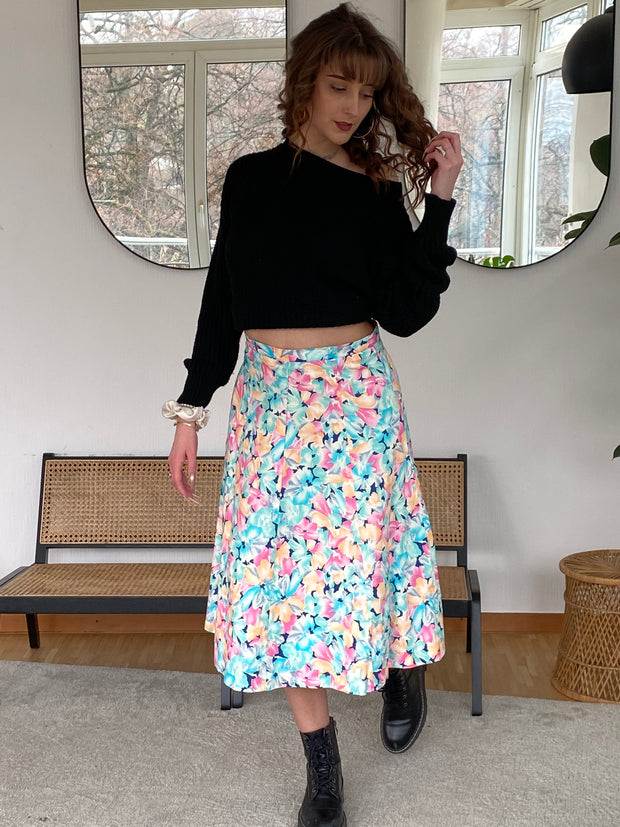 Turquoise skirt with pink/orange flower M