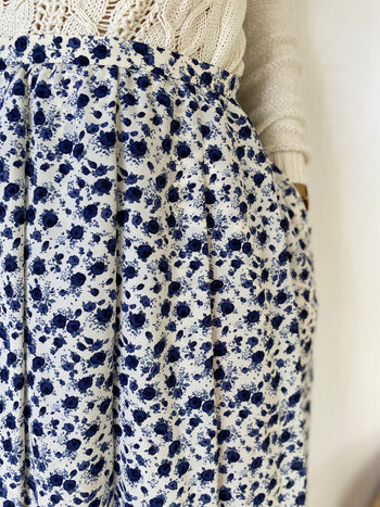 White skirt with blue and black flowers S