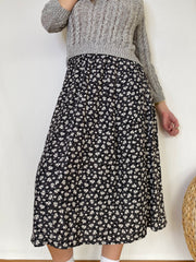 Black skirt with white flowers M