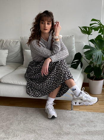 Black skirt with white flowers M