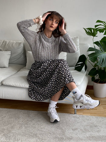 Black skirt with white flowers M