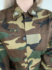 Patterned military jacket with star on the collar