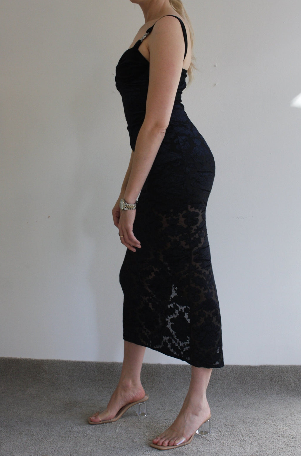 Robe en dentelle moulante noire S