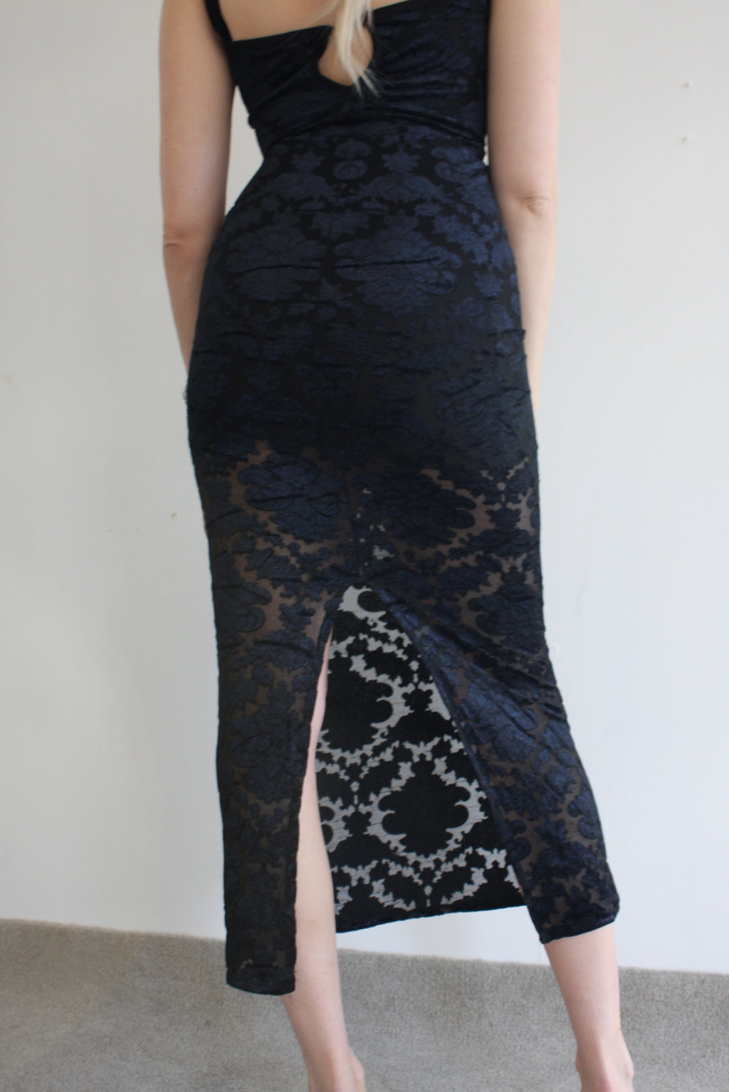 Robe en dentelle moulante noire S
