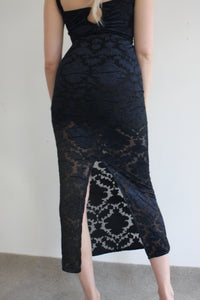 Robe en dentelle moulante noire S