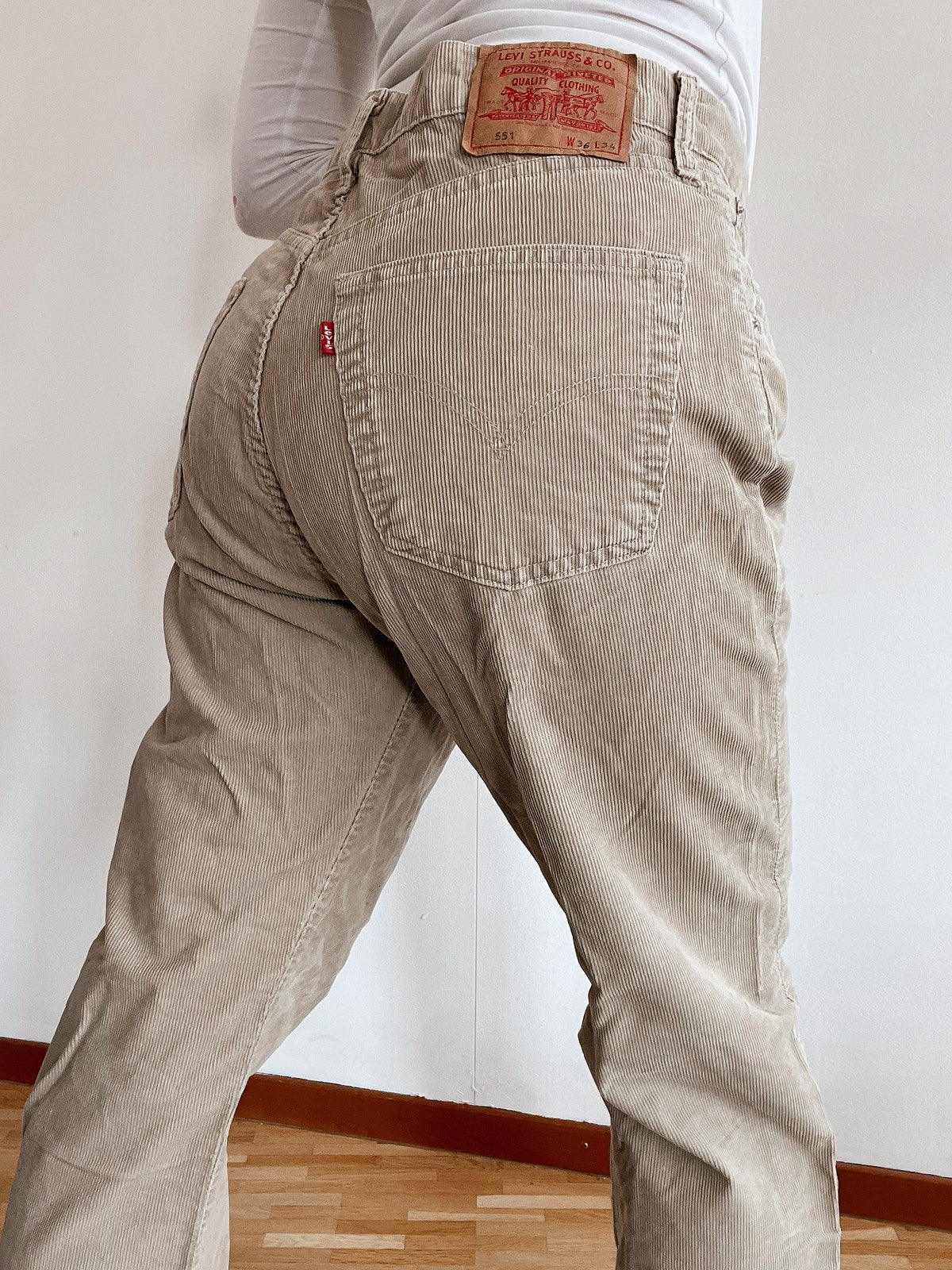 Pantalon en velours côtelé beige Levi's 551 W36 L34