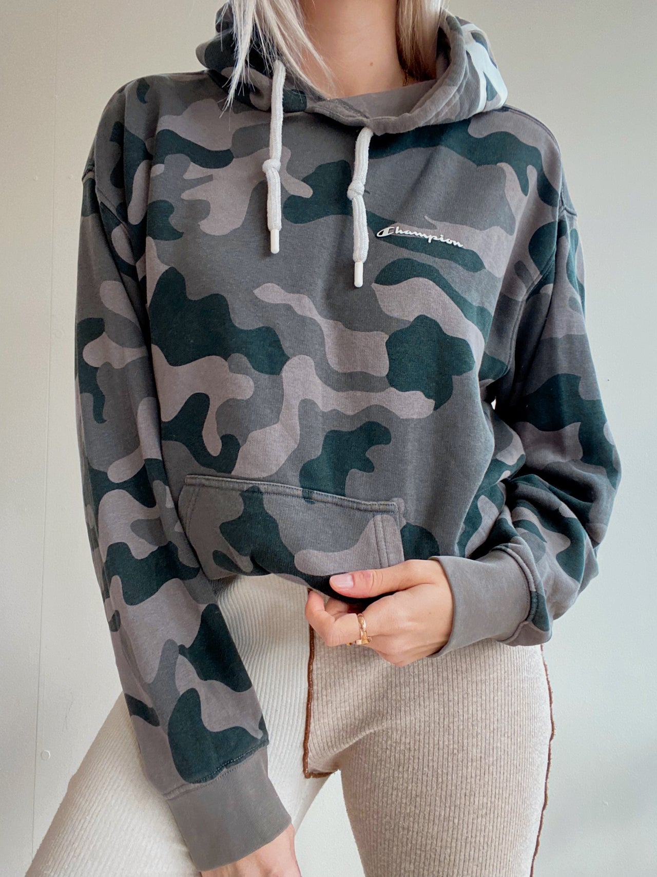 Pull gris militaire à capuche Champion S