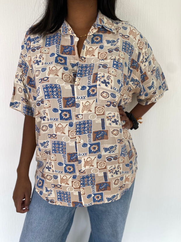 Vintage 80/90er Beige Hemd mit blauen Mustern L