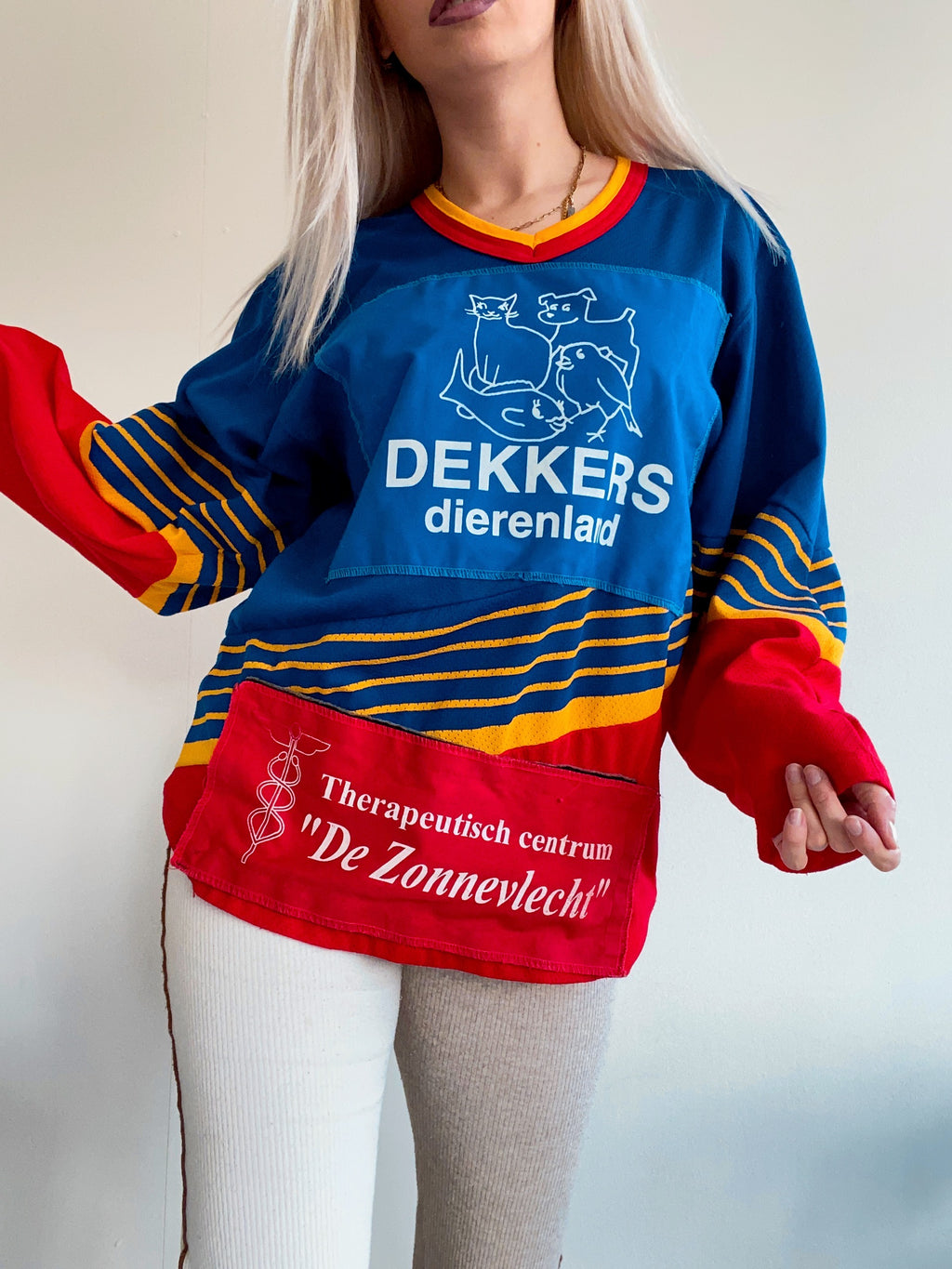 Blau-rotes Sporttrikot J.Melissant