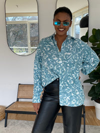 Chemise Vintage 80/90s blanche et turquoise à motifs XL