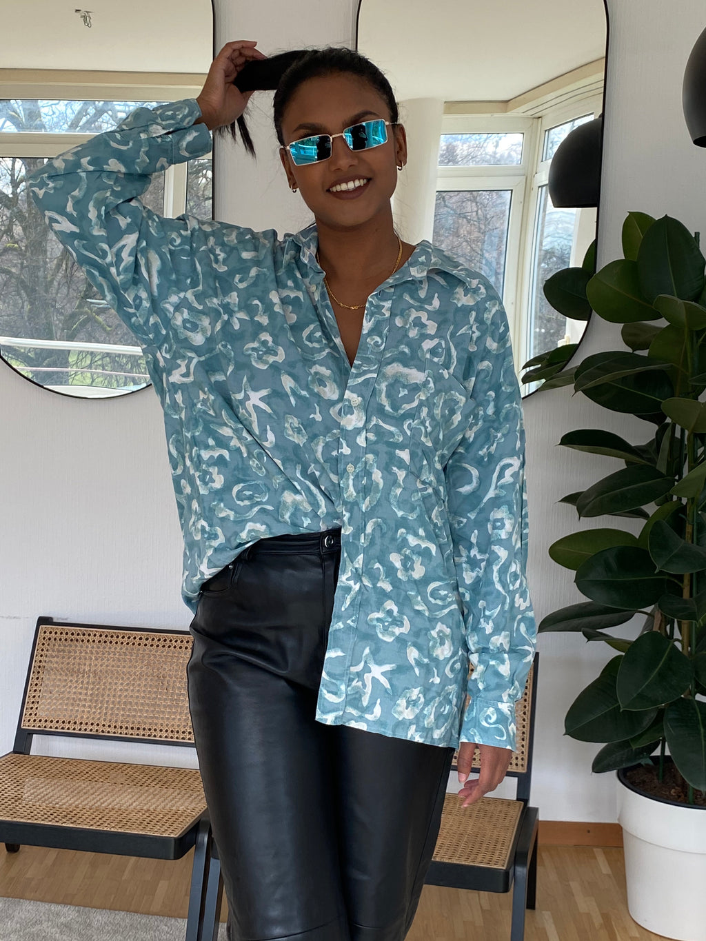 Chemise Vintage 80/90s blanche et turquoise à motifs XL