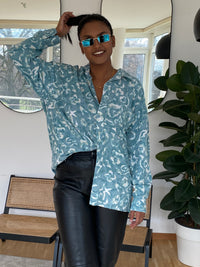 Chemise Vintage 80/90s blanche et turquoise à motifs XL