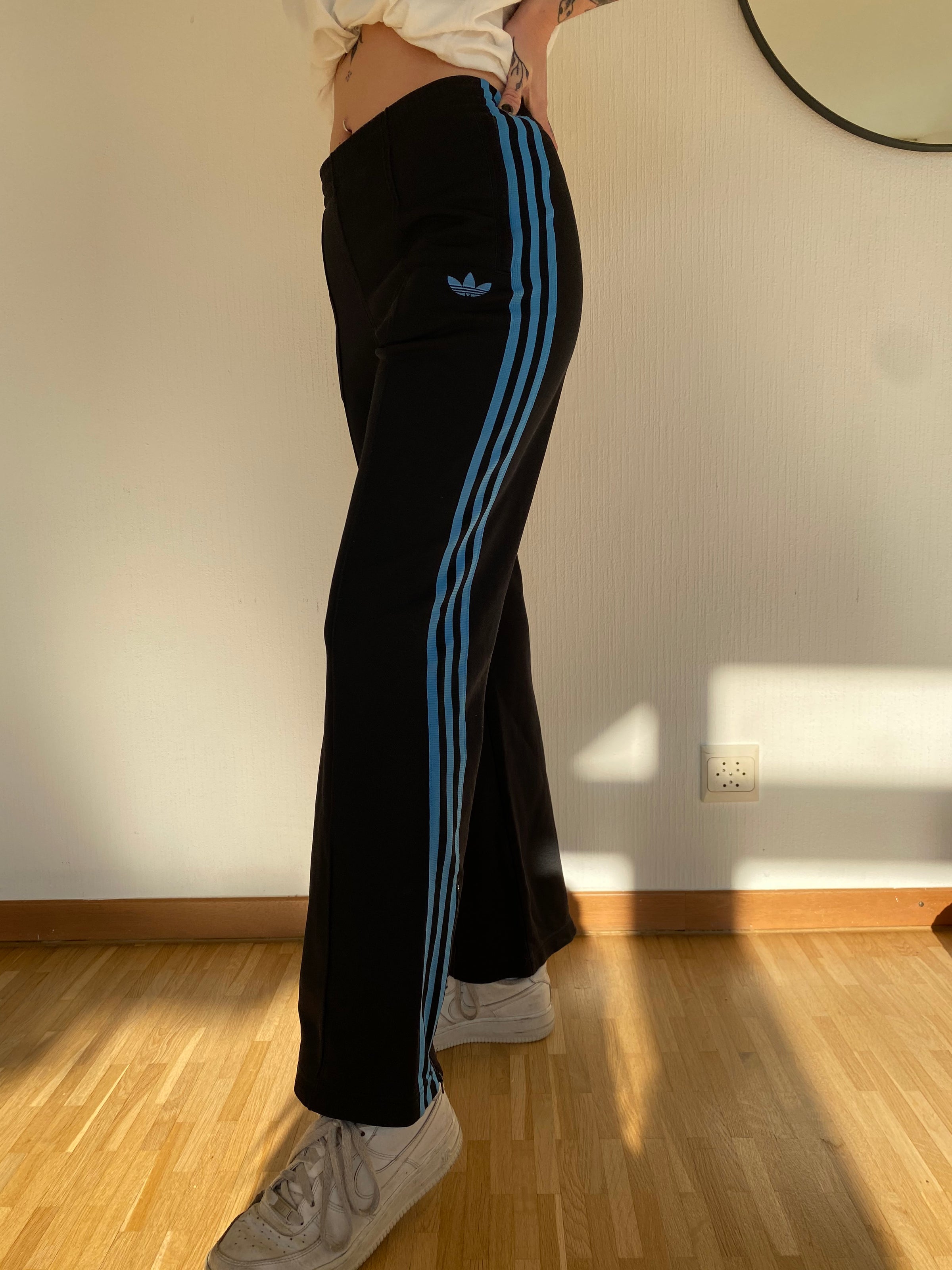 Adidas M dunkelblau/blau gestreift Jogginghose