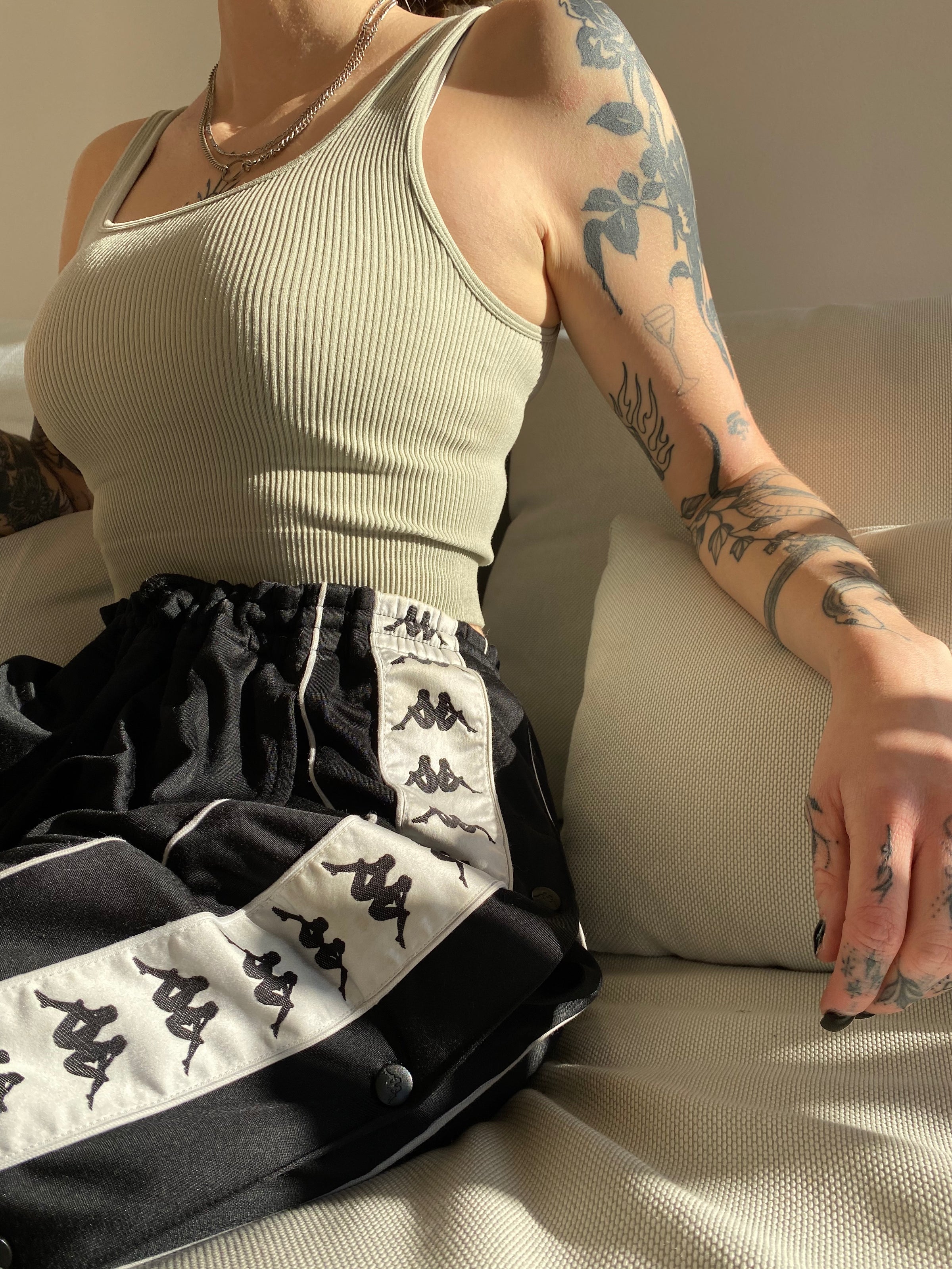 Pantalon jogging noir/bandes blanches Kappa M