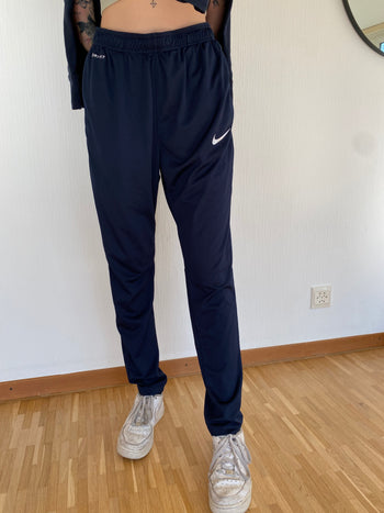 Pantalon jogging bleu foncé logo blanc Nike L