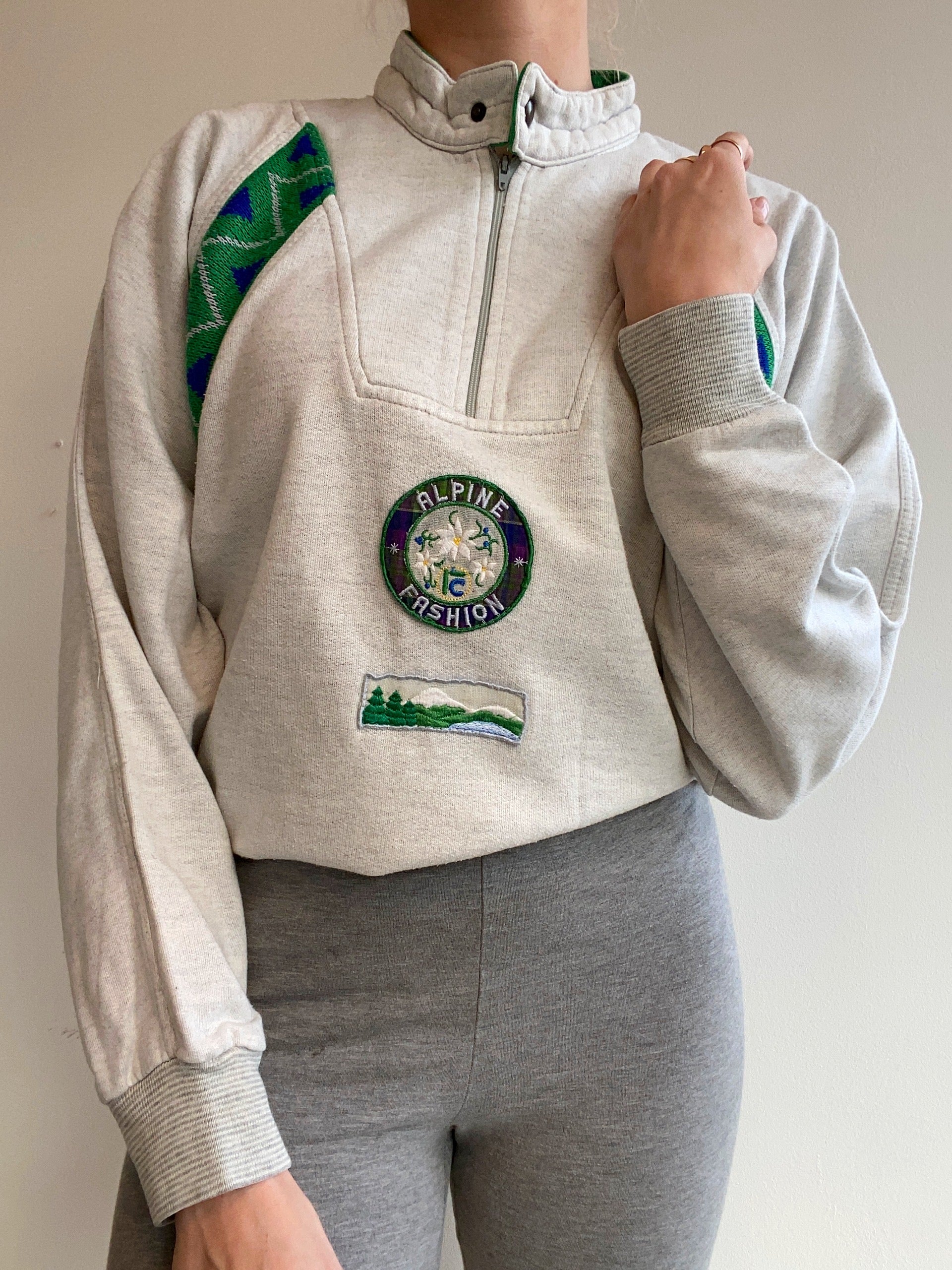 Alpine Fashion Vintage grau bestickter Pullover S/M