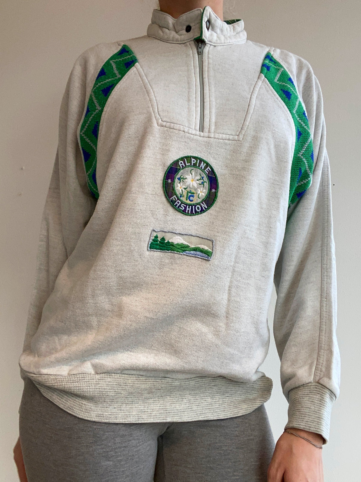 Alpine Fashion Vintage grau bestickter Pullover S/M