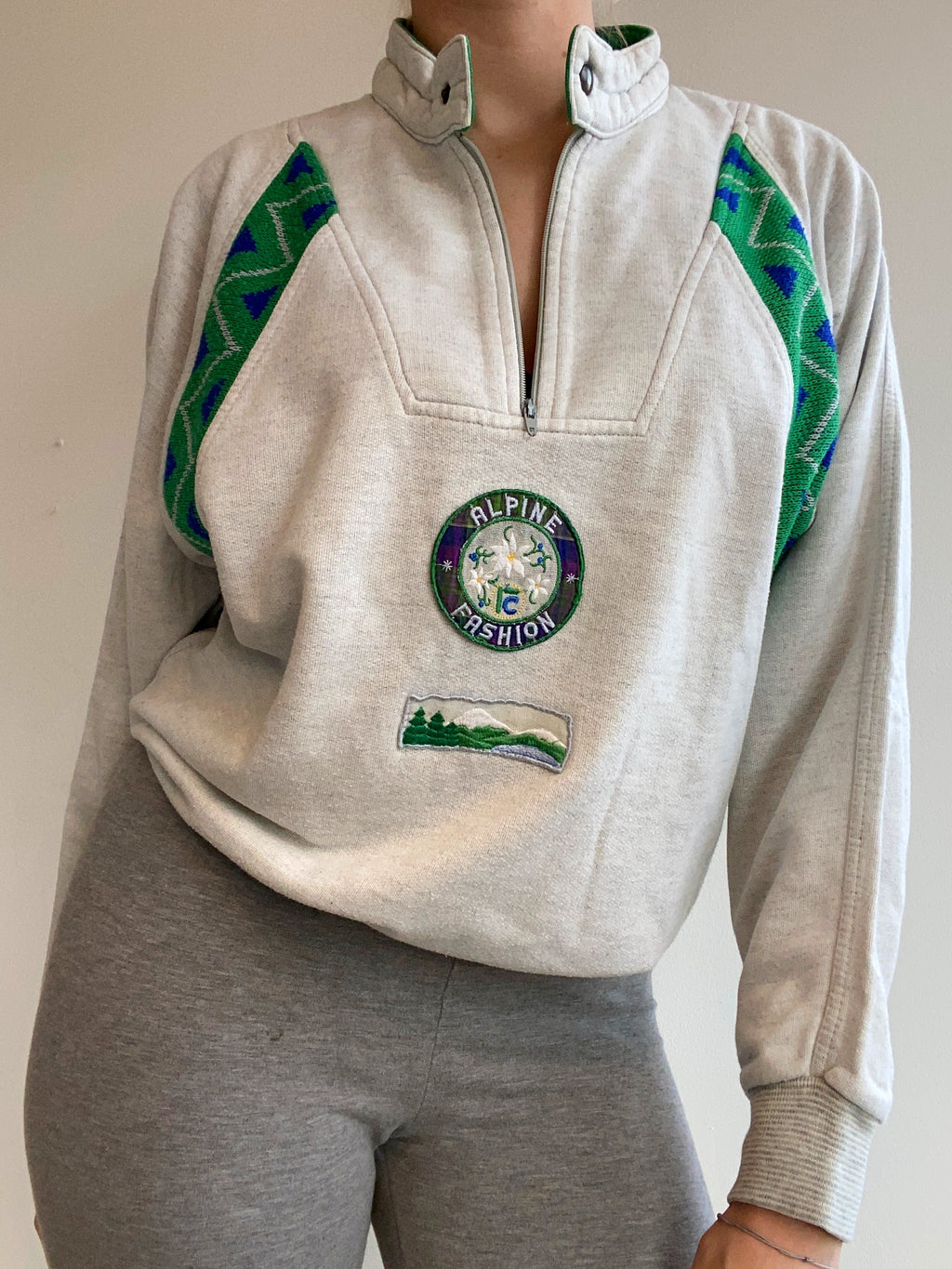 Alpine Fashion Vintage grau bestickter Pullover S/M