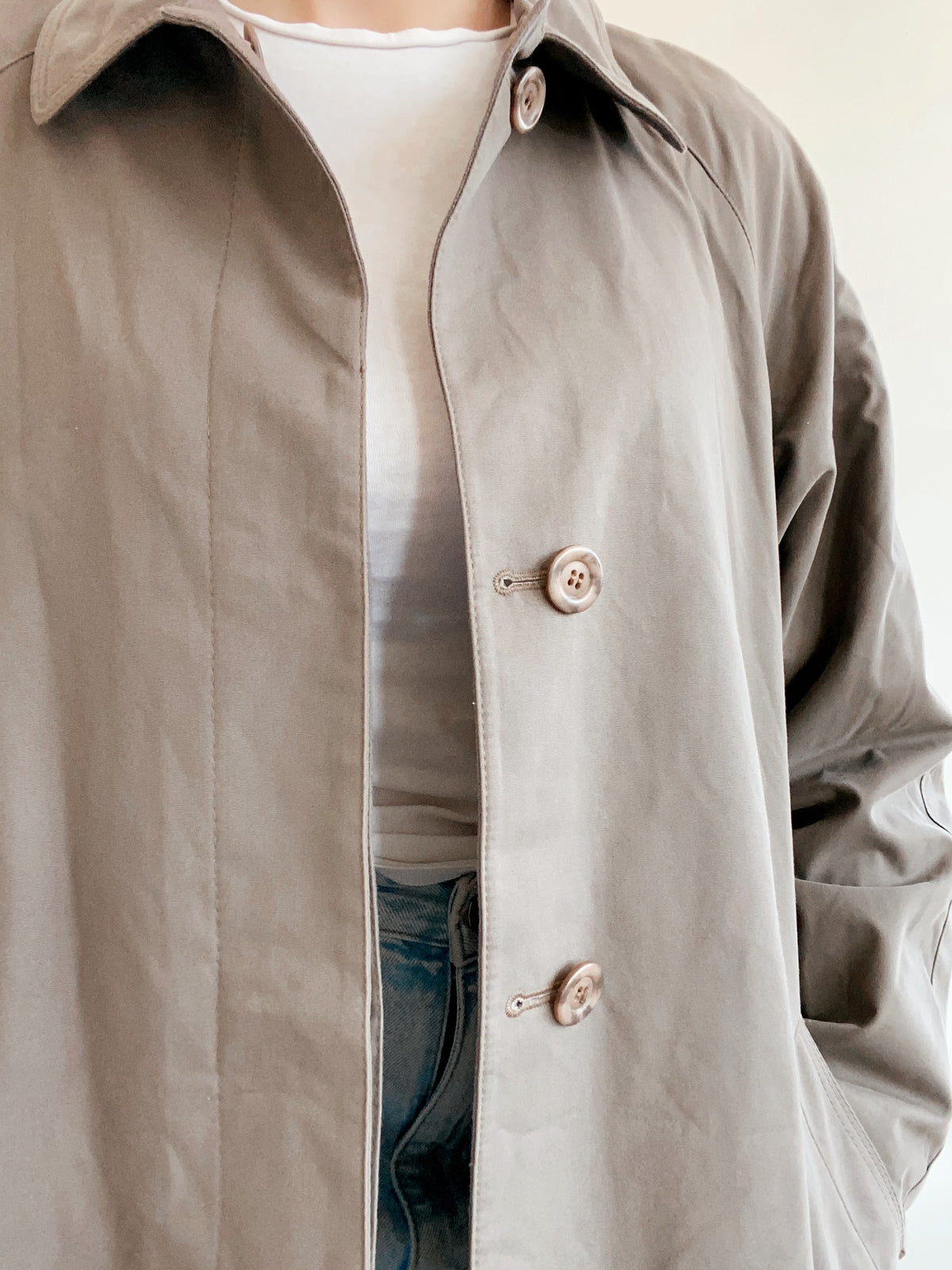 Übergroßer doppelseitiger taupefarbener Trenchcoat L