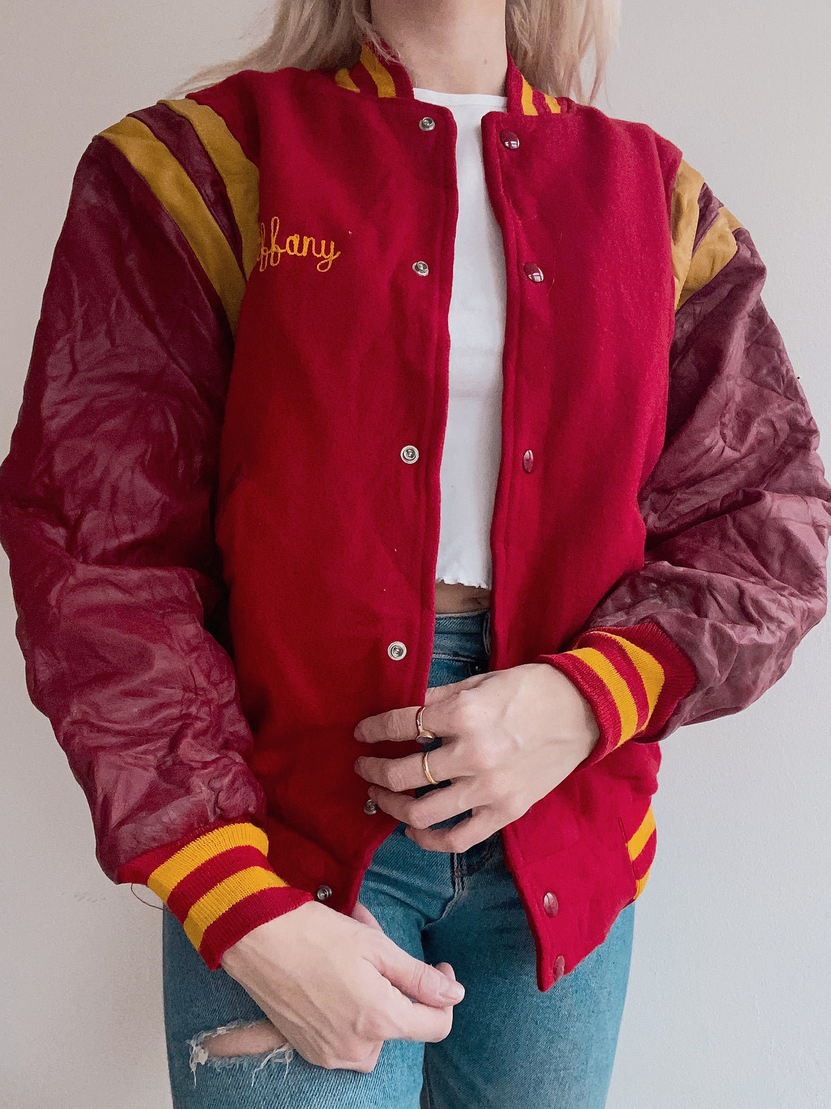 Veste bomber USA rouge et jaune brodée Hillary M