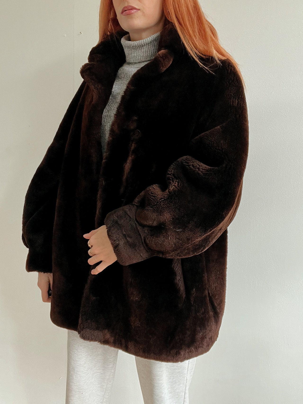 Manteau en fausse fourrure brune oversized