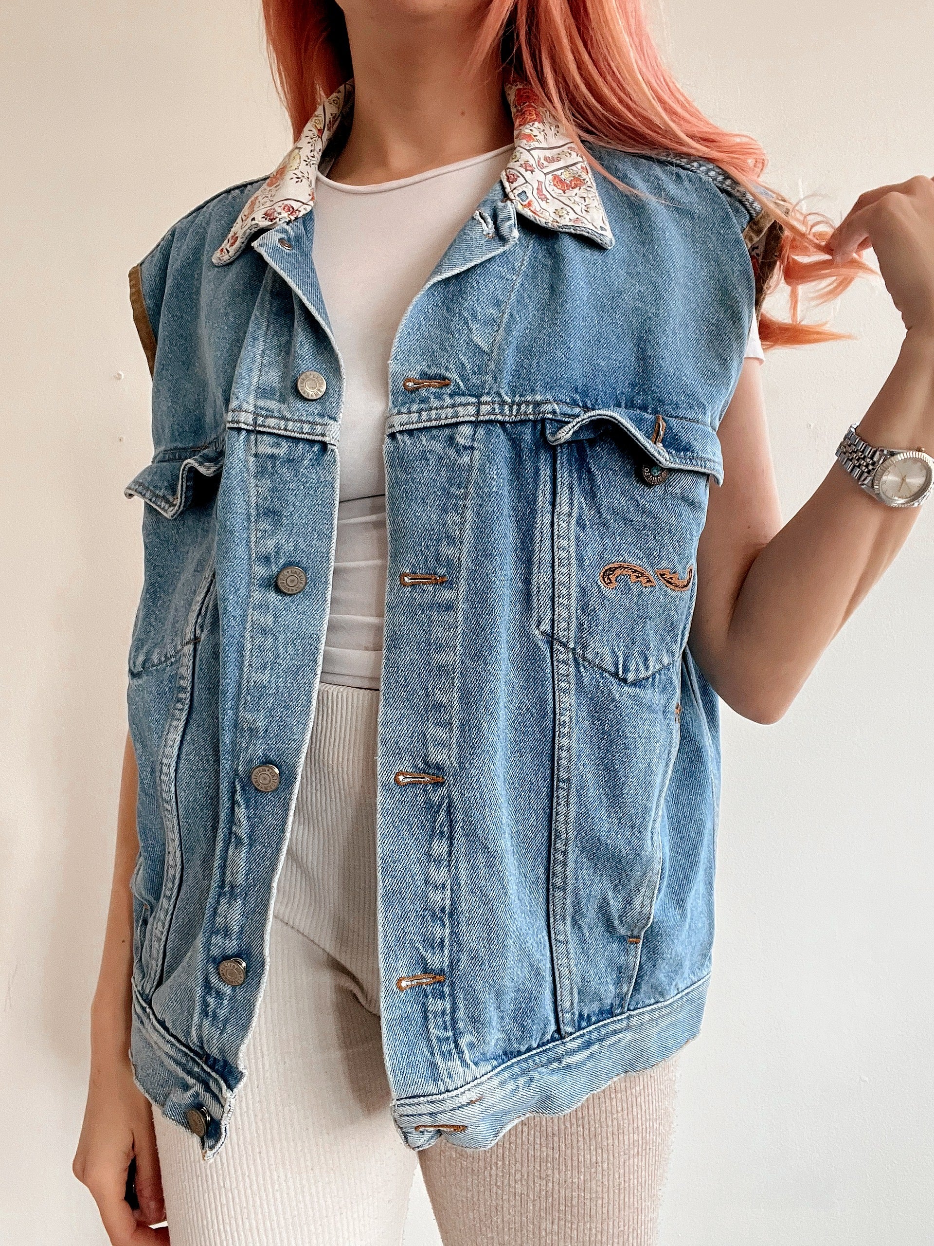 White and blue jacket with orange collar Adidas XL