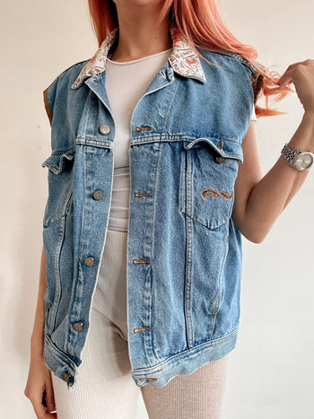 Veste en jeans vintage sans manches motif au dos