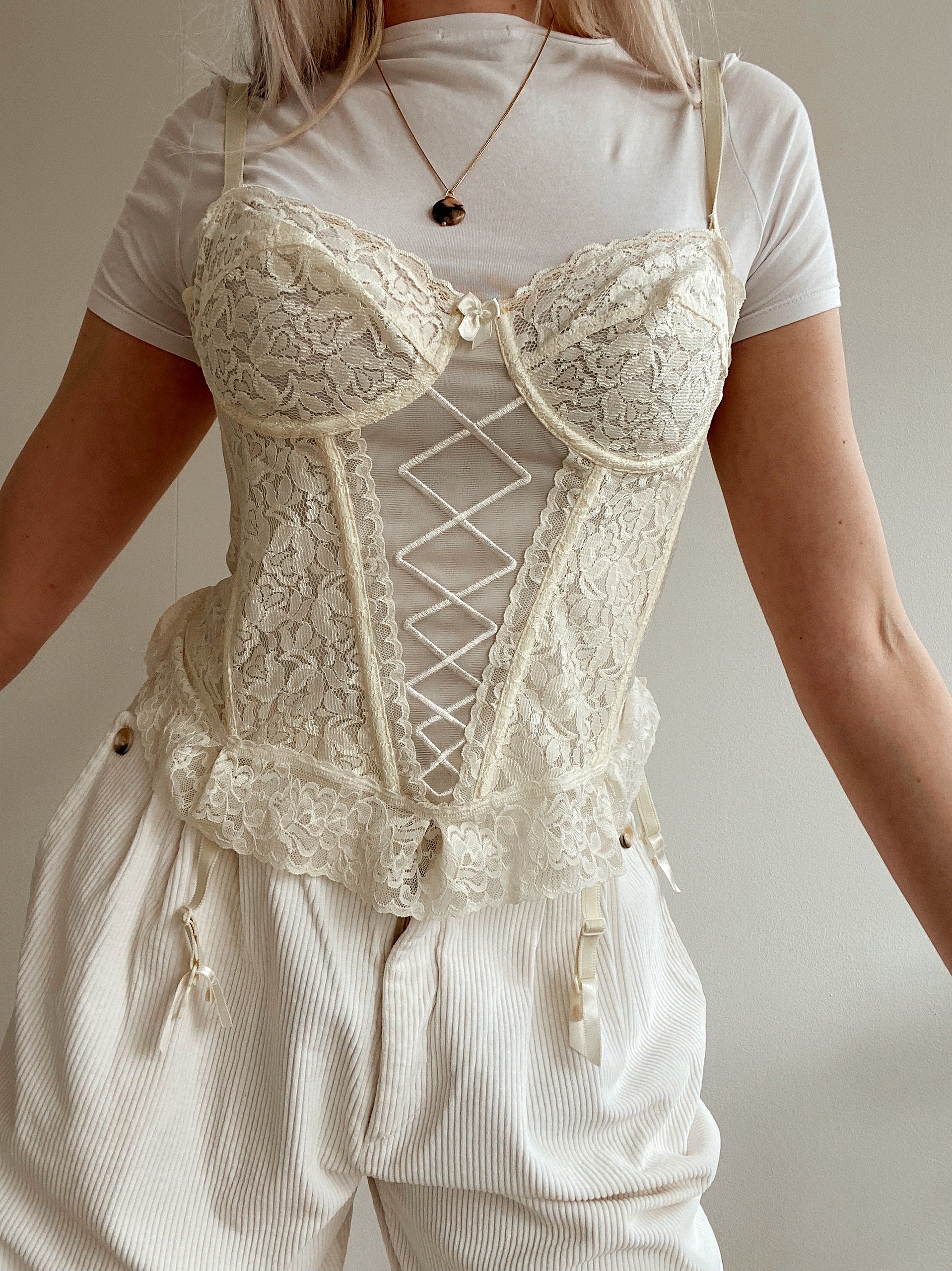 Corset/Lingerie blanc cassé en dentelle  S/M