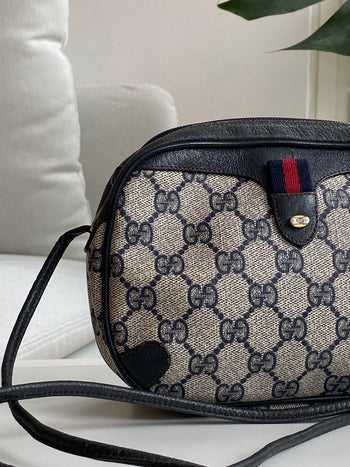 Gucci bag with shoulder strap