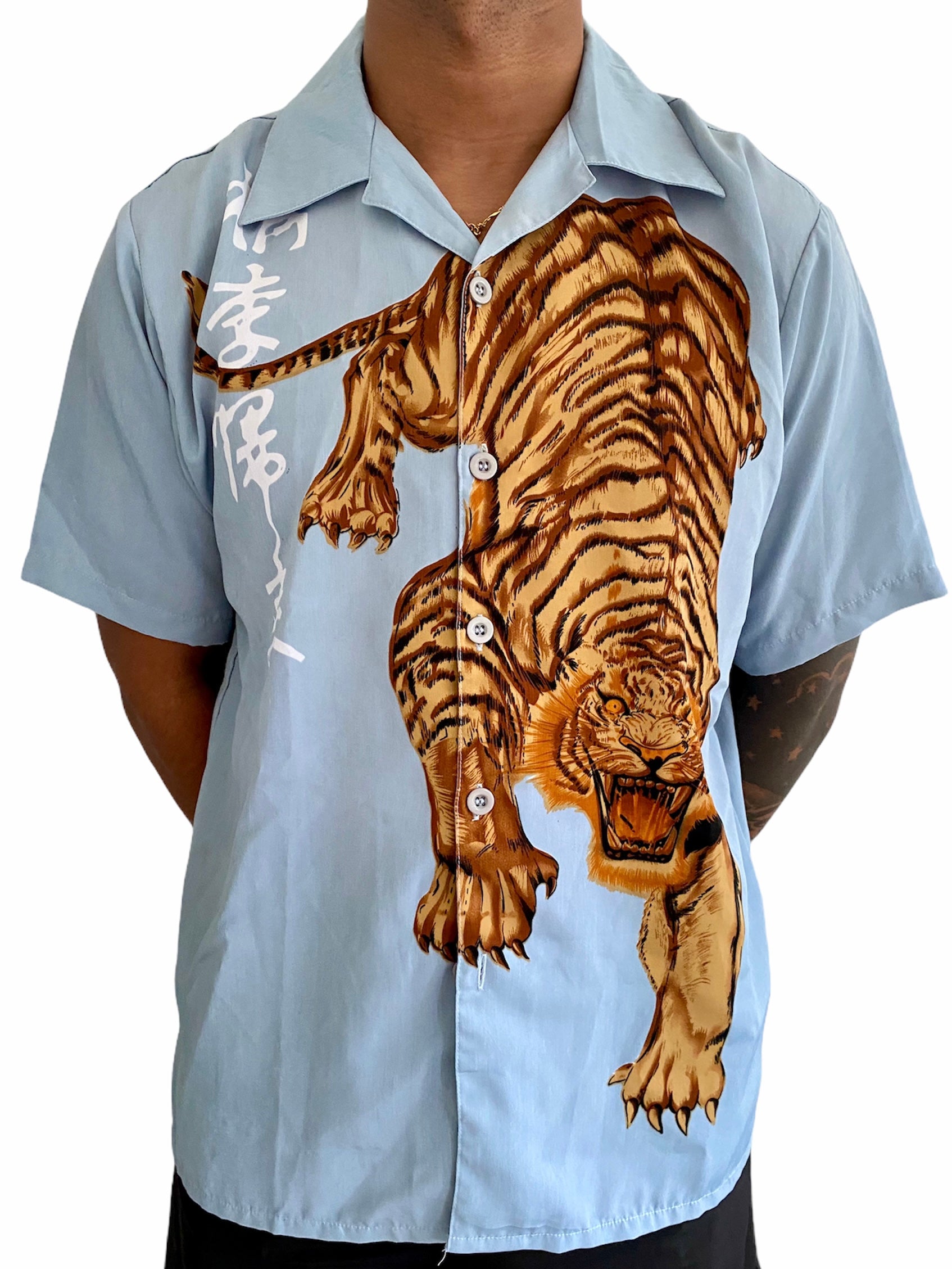 E.Chemise à manches courtes Tiger bleue M/L